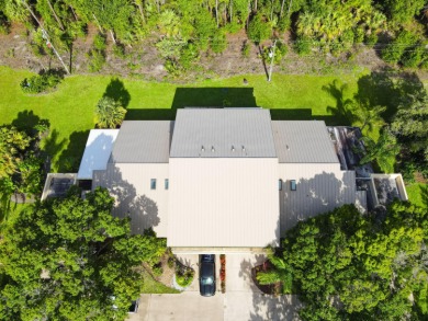 Get ready to retire in style at this fabulously updated 2 bed, 2 on Meadowood Golf and Tennis Club in Florida - for sale on GolfHomes.com, golf home, golf lot