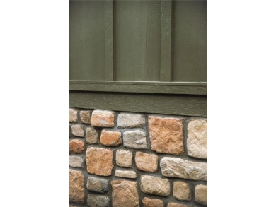 Prime Bella Vista Location -- Golf, Lake, and Recreation just on Bella Vista - Metfield Golf Complex and Country Club in Arkansas - for sale on GolfHomes.com, golf home, golf lot