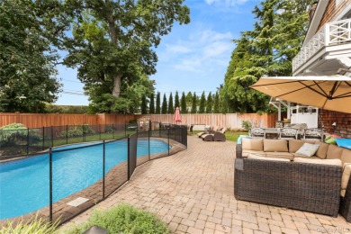 Stunning, fully renovated home featuring dramatic foyer entrance on Southward Ho Country Club in New York - for sale on GolfHomes.com, golf home, golf lot