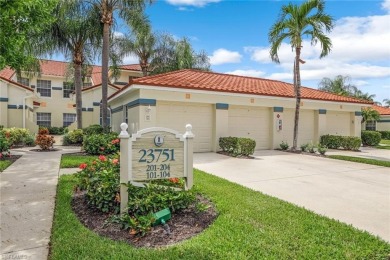 THE ORIGINAL MODEL HOME, lakefront, with single car garage is on Copperleaf Golf Club in Florida - for sale on GolfHomes.com, golf home, golf lot