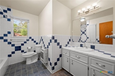 Charming Home in Established Neighborhood Near Golf Course!     
 on Luling Golf Club in Texas - for sale on GolfHomes.com, golf home, golf lot
