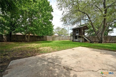 Charming Home in Established Neighborhood Near Golf Course!     
 on Luling Golf Club in Texas - for sale on GolfHomes.com, golf home, golf lot