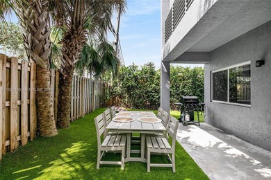 Priced to Sell!!Welcome Home! This Spectacular 3 Bedroom + 3 on Pompano Beach Golf Course  in Florida - for sale on GolfHomes.com, golf home, golf lot