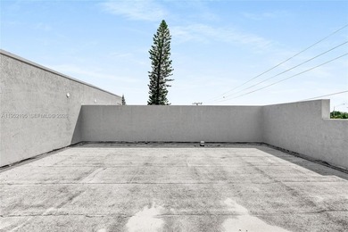 Priced to Sell!!Welcome Home! This Spectacular 3 Bedroom + 3 on Pompano Beach Golf Course  in Florida - for sale on GolfHomes.com, golf home, golf lot