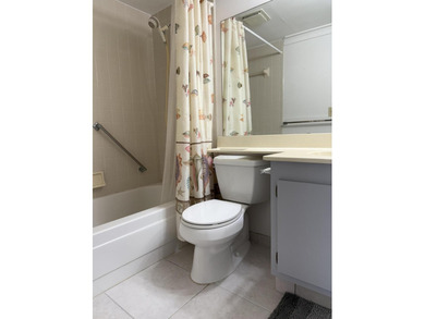 Charming Updated Condo in Lucerne Lakes 55+ Community! Welcome on Forest Oaks Golf Club in Florida - for sale on GolfHomes.com, golf home, golf lot