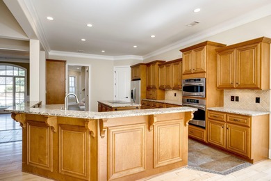 Exceptional value in Mount Vintage - 5400 sq ft of beautiful on Mount Vintage Plantation and Golf Club  in South Carolina - for sale on GolfHomes.com, golf home, golf lot