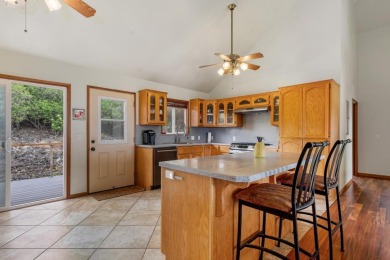 Beautiful and Meticulously maintained 3/2 with sweeping ocean on Discovery Harbour Golf Course in Hawaii - for sale on GolfHomes.com, golf home, golf lot