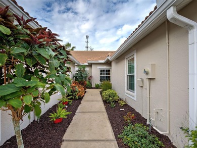 Under contract-accepting backup offers. CHECK OUT THE NEW PRICE! on Pelican Pointe Golf and Country Club in Florida - for sale on GolfHomes.com, golf home, golf lot