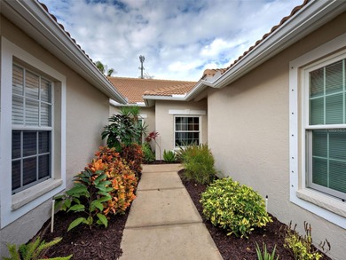 Under contract-accepting backup offers. CHECK OUT THE NEW PRICE! on Pelican Pointe Golf and Country Club in Florida - for sale on GolfHomes.com, golf home, golf lot