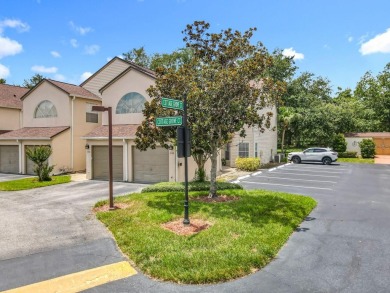 Welcome to 2948 Cottage Grove Ct -- a desirable end-unit condo on Ventura Country Club in Florida - for sale on GolfHomes.com, golf home, golf lot