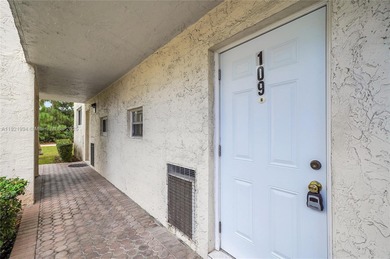 ***SELLER MOTIVATED***REC LEASE PAID IN FULL!***Charming 2-Bed on Hollybrook Golf and Tennis Club  in Florida - for sale on GolfHomes.com, golf home, golf lot