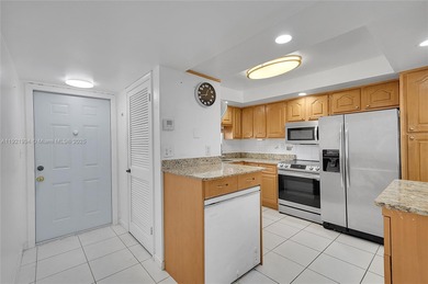 ***SELLER MOTIVATED***REC LEASE PAID IN FULL!***Charming 2-Bed on Hollybrook Golf and Tennis Club  in Florida - for sale on GolfHomes.com, golf home, golf lot