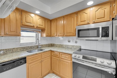 ***SELLER MOTIVATED***REC LEASE PAID IN FULL!***Charming 2-Bed on Hollybrook Golf and Tennis Club  in Florida - for sale on GolfHomes.com, golf home, golf lot