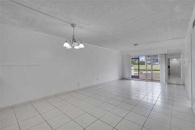 ***SELLER MOTIVATED***REC LEASE PAID IN FULL!***Charming 2-Bed on Hollybrook Golf and Tennis Club  in Florida - for sale on GolfHomes.com, golf home, golf lot