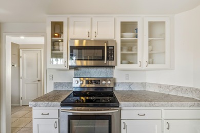 Welcome to this beautifully positioned 2 bedroom, 2 bathroom on Ironwood Country Club in California - for sale on GolfHomes.com, golf home, golf lot