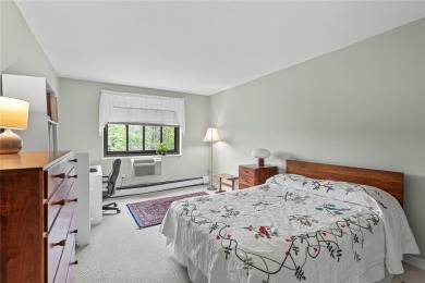Commuter's Dream! 2 bedrooms, 2 bathrooms with terrace and golf on Scarsdale Golf Club in New York - for sale on GolfHomes.com, golf home, golf lot