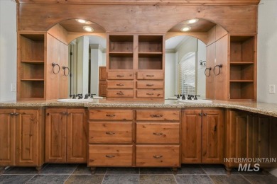 Welcome to your dream home on the green! This beautifully custom on BanBury Golf Club in Idaho - for sale on GolfHomes.com, golf home, golf lot