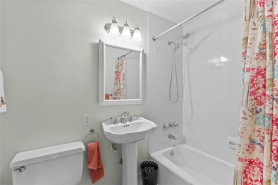 Commuter's Dream! 2 bedrooms, 2 bathrooms with terrace and golf on Scarsdale Golf Club in New York - for sale on GolfHomes.com, golf home, golf lot