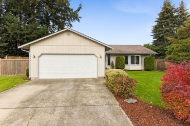 Welcome home! This cozy 3-bedroom,2 bathroom Rambler boasts an on Capitol City Golf Course in Washington - for sale on GolfHomes.com, golf home, golf lot