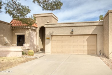 Discover this charming 3-bed, 2-bath townhome in the on Oakwood Golf Club  in Arizona - for sale on GolfHomes.com, golf home, golf lot