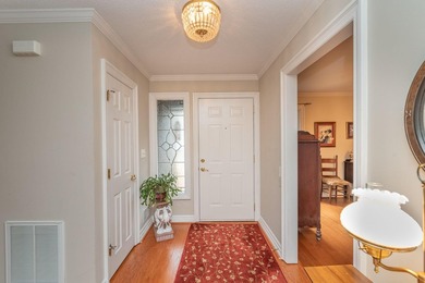 Well maintained and updated Houndslake Villa. Charming 2 BR, 2 on Houndslake Country Club in South Carolina - for sale on GolfHomes.com, golf home, golf lot