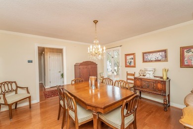 Well maintained and updated Houndslake Villa. Charming 2 BR, 2 on Houndslake Country Club in South Carolina - for sale on GolfHomes.com, golf home, golf lot