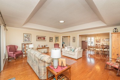 Well maintained and updated Houndslake Villa. Charming 2 BR, 2 on Houndslake Country Club in South Carolina - for sale on GolfHomes.com, golf home, golf lot