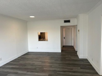 Spacious 2BR/2BA condo in the peaceful 55+ community of Oriole on Oriole Golf and Tennis Club in Florida - for sale on GolfHomes.com, golf home, golf lot