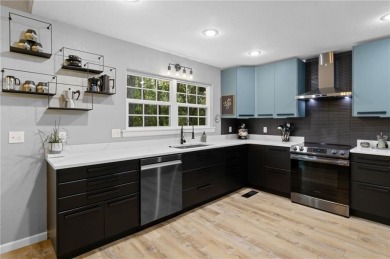 Beautiful remodeled home that backs up to the Tunnel Vision Bike on Bella Vista Country Club and Golf Course in Arkansas - for sale on GolfHomes.com, golf home, golf lot