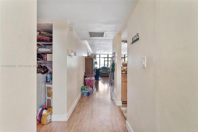 GREAT OPPORTUNITY 3BED/2BATH ONE STORY VILLA IN THE HEART OF on Pembroke Lakes Golf Club in Florida - for sale on GolfHomes.com, golf home, golf lot