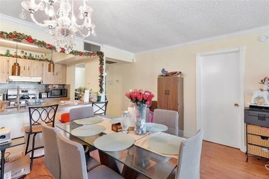 GREAT OPPORTUNITY 3BED/2BATH ONE STORY VILLA IN THE HEART OF on Pembroke Lakes Golf Club in Florida - for sale on GolfHomes.com, golf home, golf lot