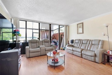 GREAT OPPORTUNITY 3BED/2BATH ONE STORY VILLA IN THE HEART OF on Pembroke Lakes Golf Club in Florida - for sale on GolfHomes.com, golf home, golf lot