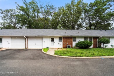 This spacious Baronet model offers 2 bedrooms, 1 bath, 1 car on Greenbriar Woodlands in New Jersey - for sale on GolfHomes.com, golf home, golf lot