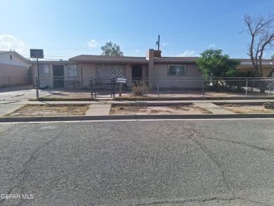 Home centrally located, in a Quiet and established neighborhood on Ascarate Municipal Golf Course in Texas - for sale on GolfHomes.com, golf home, golf lot