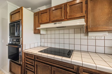 Welcome to this spacious 1,792 sq ft manufactured home situated on Ivey Ranch Country Club in California - for sale on GolfHomes.com, golf home, golf lot