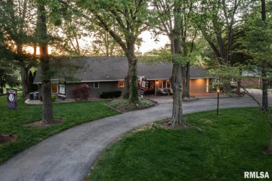 Straight out of a designer magazine comes this immaculate 3 on Spring Lake Country Club in Illinois - for sale on GolfHomes.com, golf home, golf lot