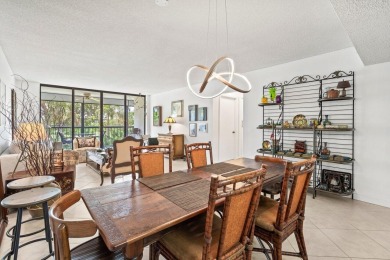 Best deal in The Glens. Beautiful two bedroom condo at the Glens on The Country Club At Boca Raton in Florida - for sale on GolfHomes.com, golf home, golf lot