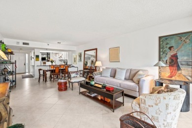 Best deal in The Glens. Beautiful two bedroom condo at the Glens on The Country Club At Boca Raton in Florida - for sale on GolfHomes.com, golf home, golf lot