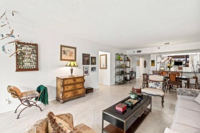 Best deal in The Glens. Beautiful two bedroom condo at the Glens on The Country Club At Boca Raton in Florida - for sale on GolfHomes.com, golf home, golf lot
