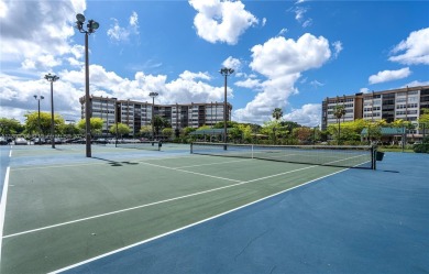 Beautifully remodeled 2/2 condo located in the desirable Park on Pembroke Lakes Golf Club in Florida - for sale on GolfHomes.com, golf home, golf lot