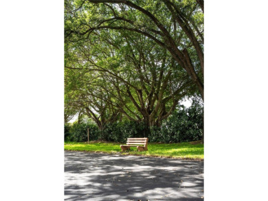 Beautifully remodeled 2/2 condo located in the desirable Park on Pembroke Lakes Golf Club in Florida - for sale on GolfHomes.com, golf home, golf lot