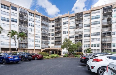 Beautifully remodeled 2/2 condo located in the desirable Park on Pembroke Lakes Golf Club in Florida - for sale on GolfHomes.com, golf home, golf lot