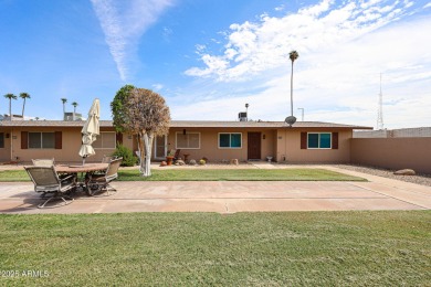Welcome to this move-in-ready 2-bedroom, 2-bath end unit condo on Sun City Lakes West and East in Arizona - for sale on GolfHomes.com, golf home, golf lot
