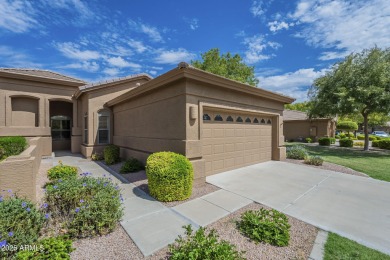 Welcome to this beautiful Villa in the gated 55+ community of on Oakwood Golf Club  in Arizona - for sale on GolfHomes.com, golf home, golf lot