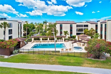 Amazing location just minutes from downtown Naples and on Lakewood Country Club in Florida - for sale on GolfHomes.com, golf home, golf lot