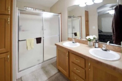 #82 Welcome to this charming and well-maintained 2-bedroom on Mountain Brook Golf Club in Arizona - for sale on GolfHomes.com, golf home, golf lot