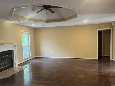 3 Bed, 2 full bath, 3 Car garage in Foxwood Subdivision. Home on Foxwood Golf Club in Arkansas - for sale on GolfHomes.com, golf home, golf lot