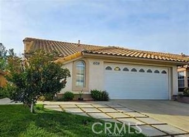 Home is nice clean, turn key, cozy, quiet and beautiful well on Sun Lakes Country Club in California - for sale on GolfHomes.com, golf home, golf lot