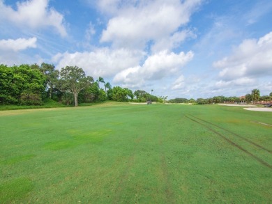 Charming 3-bed plus den, 2.5-bath condo in Newport Island at on Oak Harbor Country Club in Florida - for sale on GolfHomes.com, golf home, golf lot