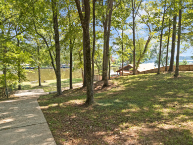 FABULOUS NORTH-SIDE BUILDING LOT ON LAKE CHEROKEE on Cherokee Country Golf in Texas - for sale on GolfHomes.com, golf home, golf lot